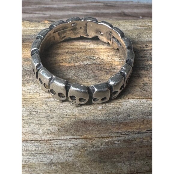 Sterling Silver Skull Design Ring For Men & Women - Unique Gothic Style Band - Picture 3 of 5